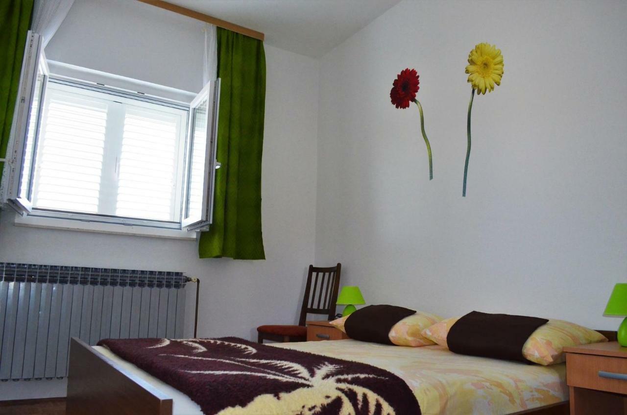 Apartman Rosa Pirovac Exterior photo