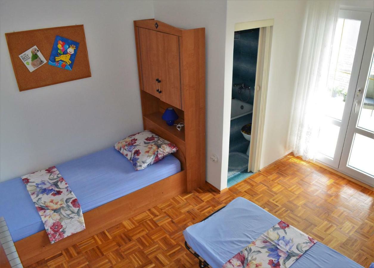 Apartman Rosa Pirovac Exterior photo